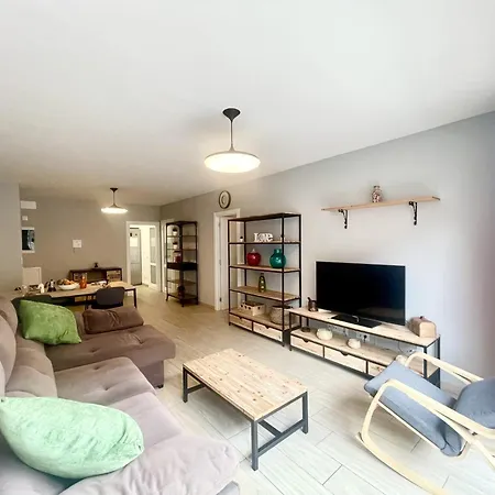 Urban House Apartment *